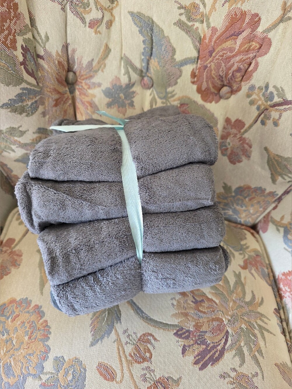 4 Microfiber Gray Bath Towels - Ultra Soft Absorbent- - Picture 3 of 3